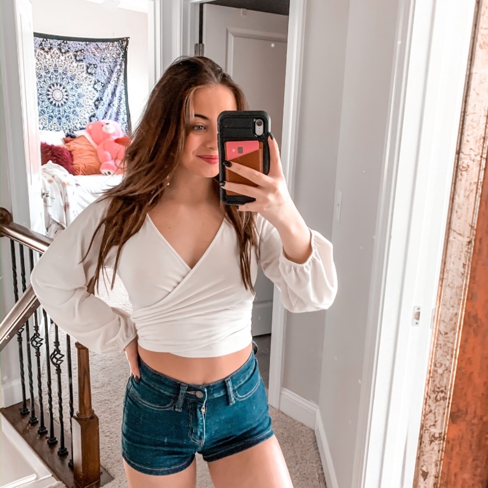 Cute tie top